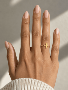 *New* So Chic Classic Cross Ring 18k Gold-Plated - A Meaningful Mood