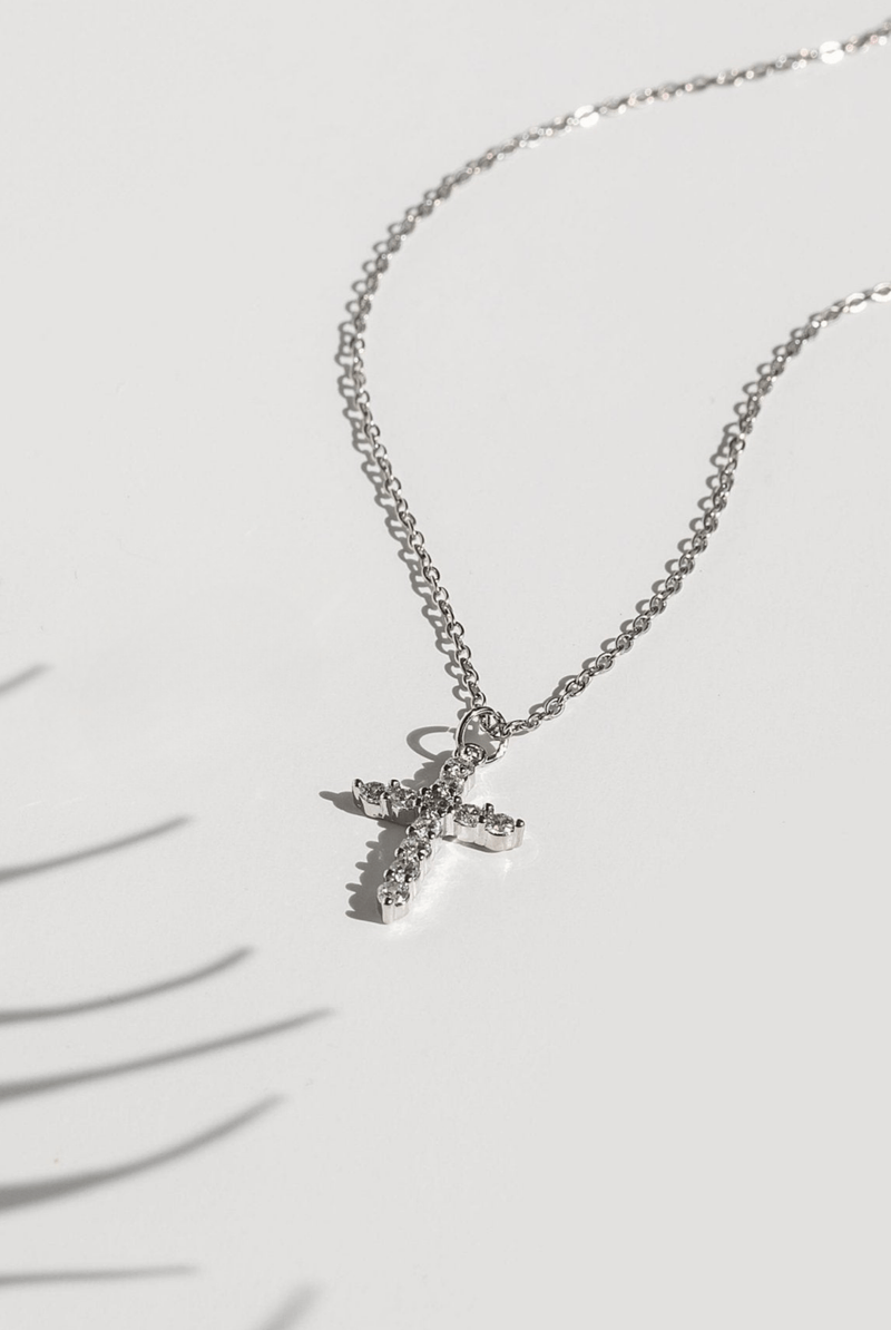 So Chic Luxe Cross Necklace Stainless Steel - A Meaningful Mood